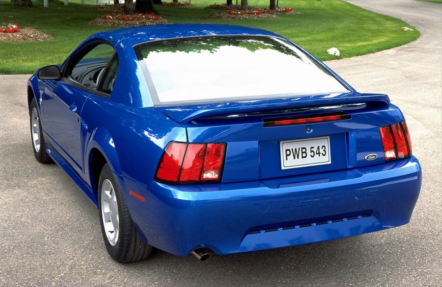  Ford Mustang 1999 года  (фото 30 из 60)